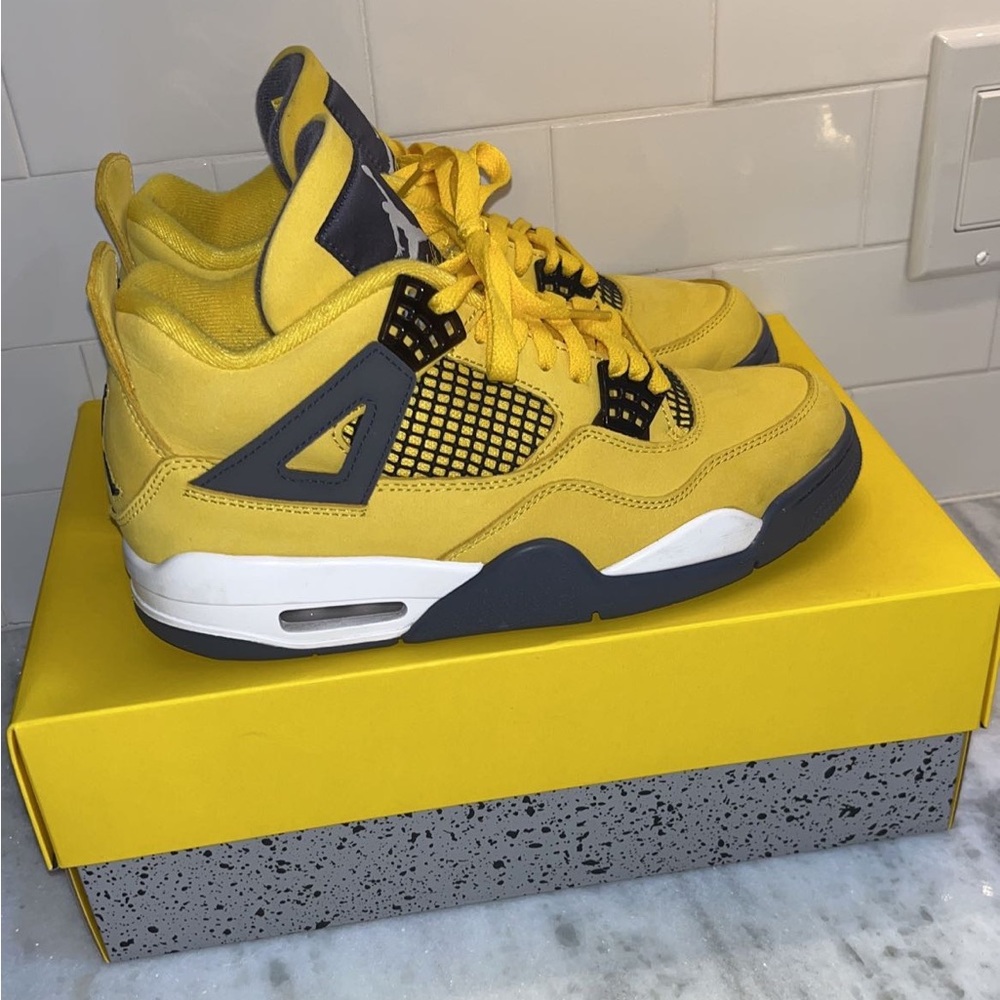 JORDAN 4 LIGHTING